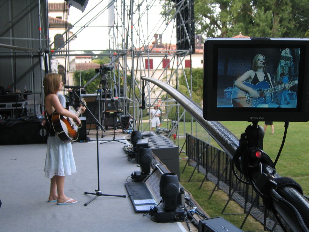 Polecam filming Dido on music tour